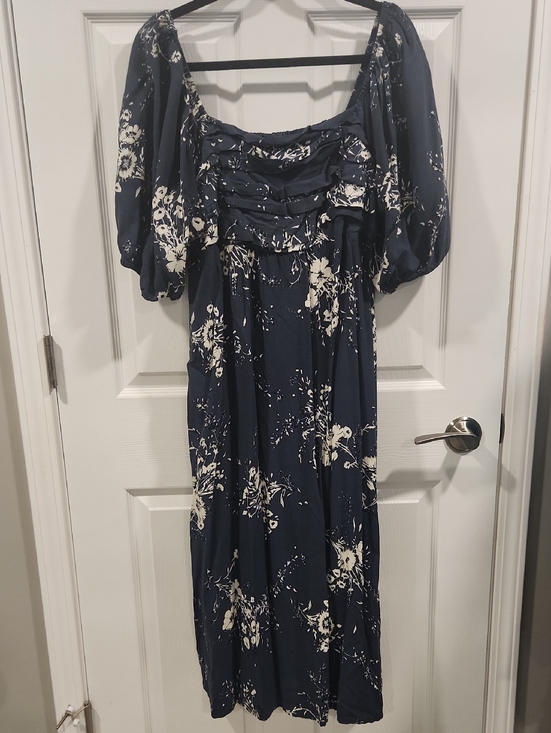 Maurices Dresses & Skirts - Maurices Navy Floral Puff-Sleeve Midi Dress with Ruched Bodice